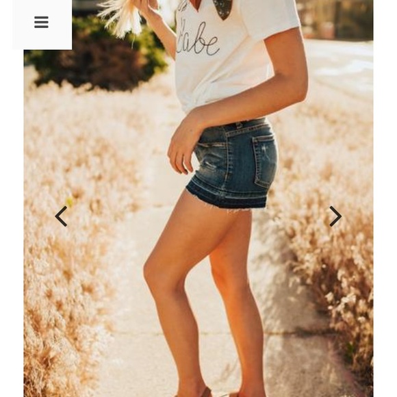 Shorts, Medium - Picture 2 of 6